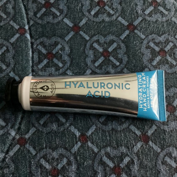 Bath & Body Works Hand Cream 1 fl oz/29 ml (2 for $15) - Picture 4 of 9